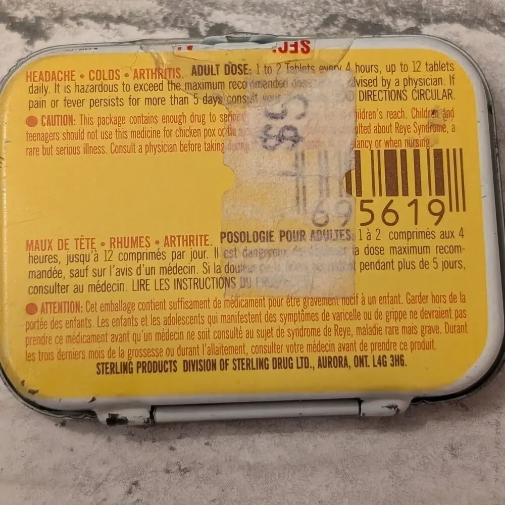 Vintage 1980 Bayer Aspirin 12 Tablet Metal Tin